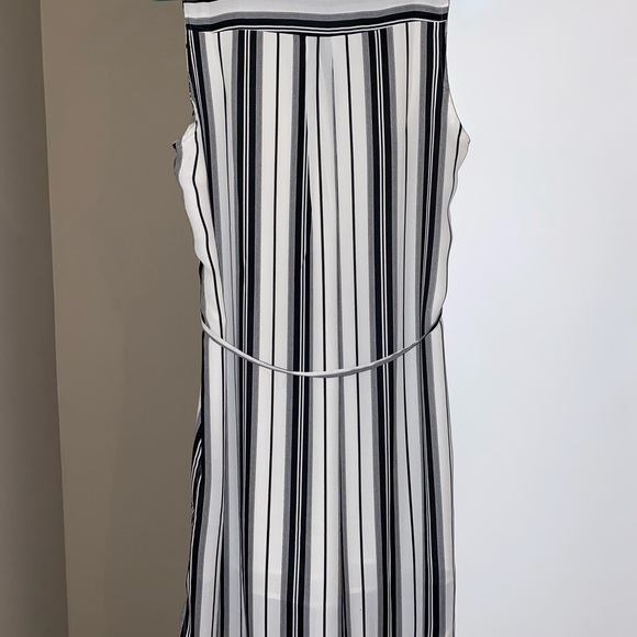 ❤️NWT BLACK & WHITE DRESS❤️ - Picture 3 of 7